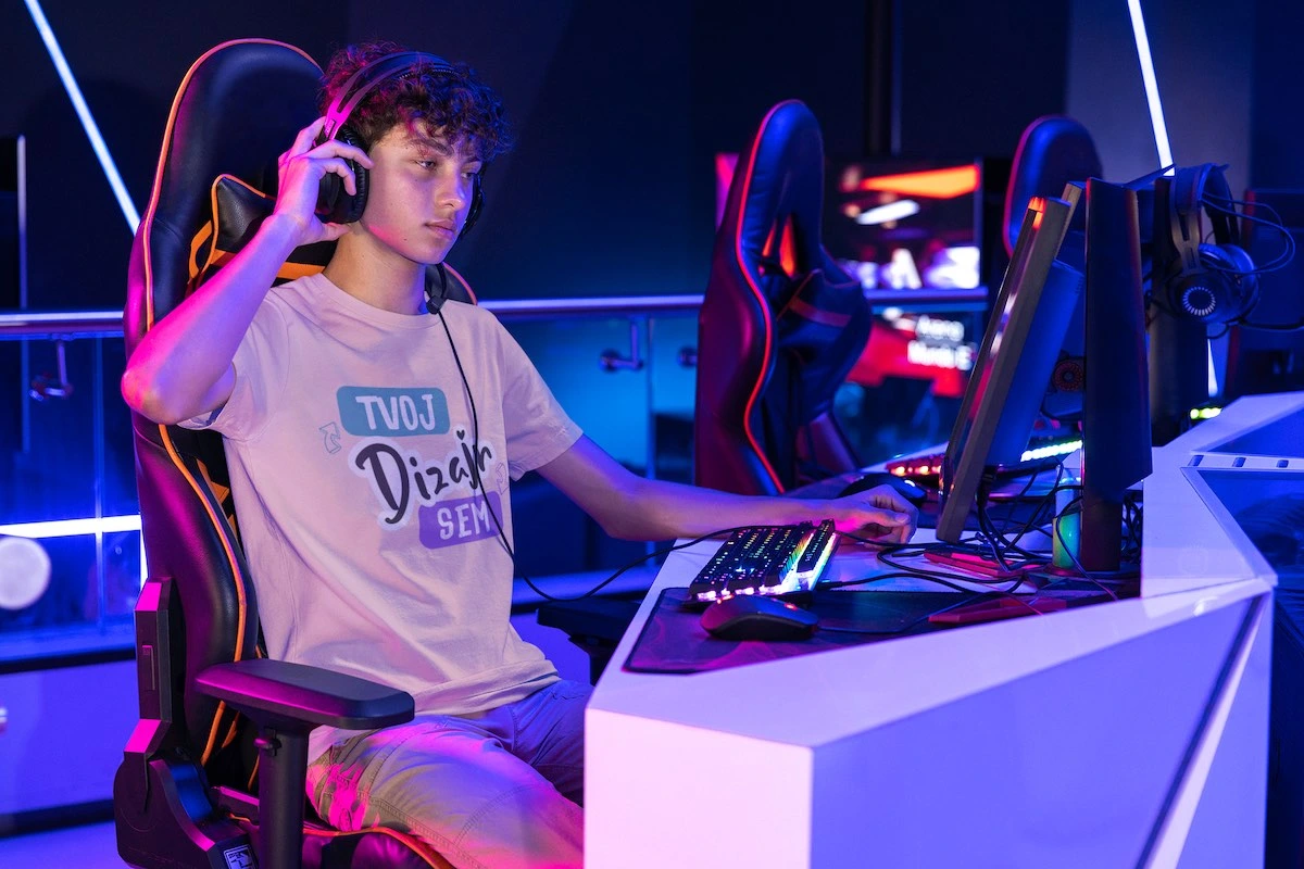 Gaming majice in merch z lastnim potiskom